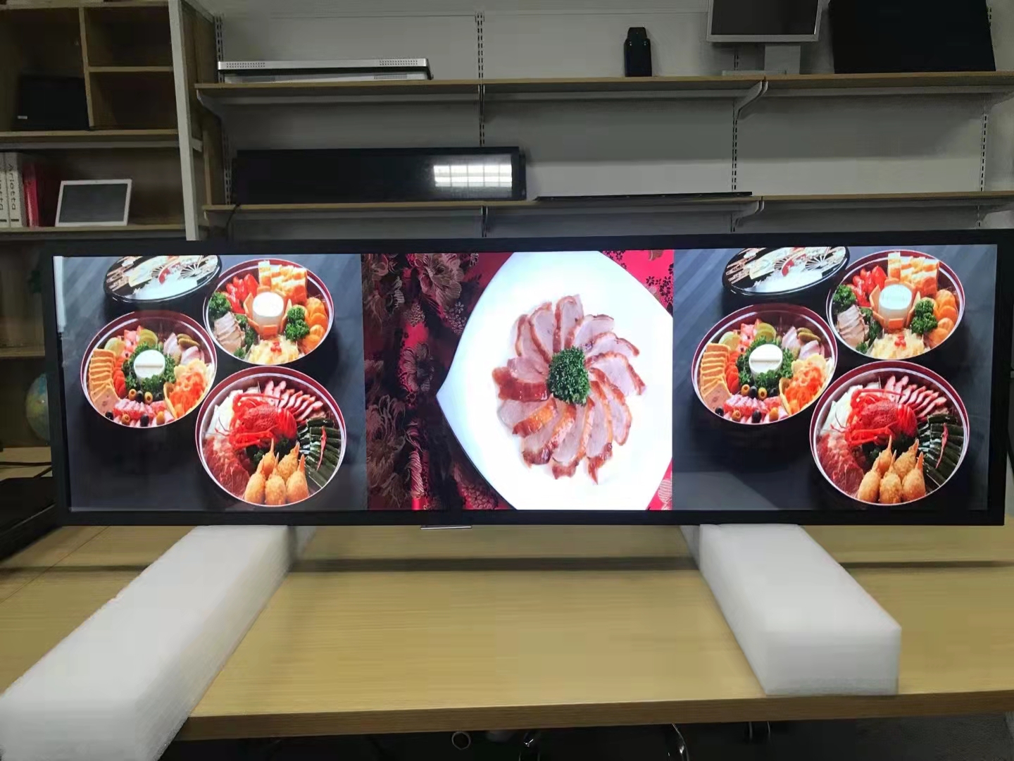 58.5 inch high brightness stretch bar LCD display